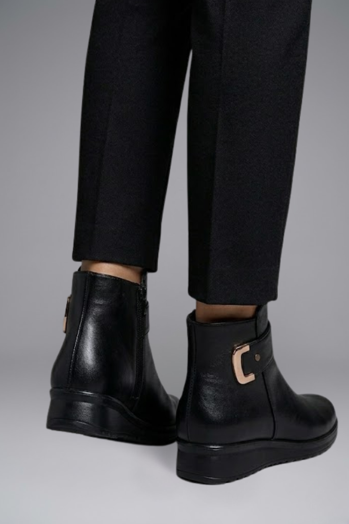 Women's Leather Warm Fur Lined Buckle Low Wedge Ankle Boots