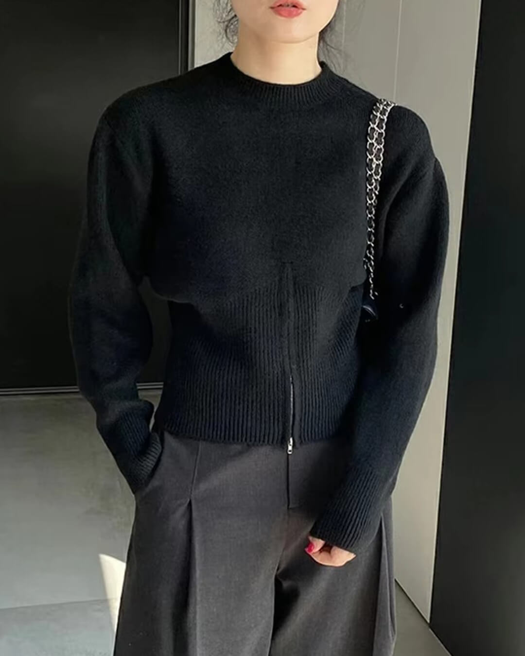 Adahlia Slim Waist Pullover